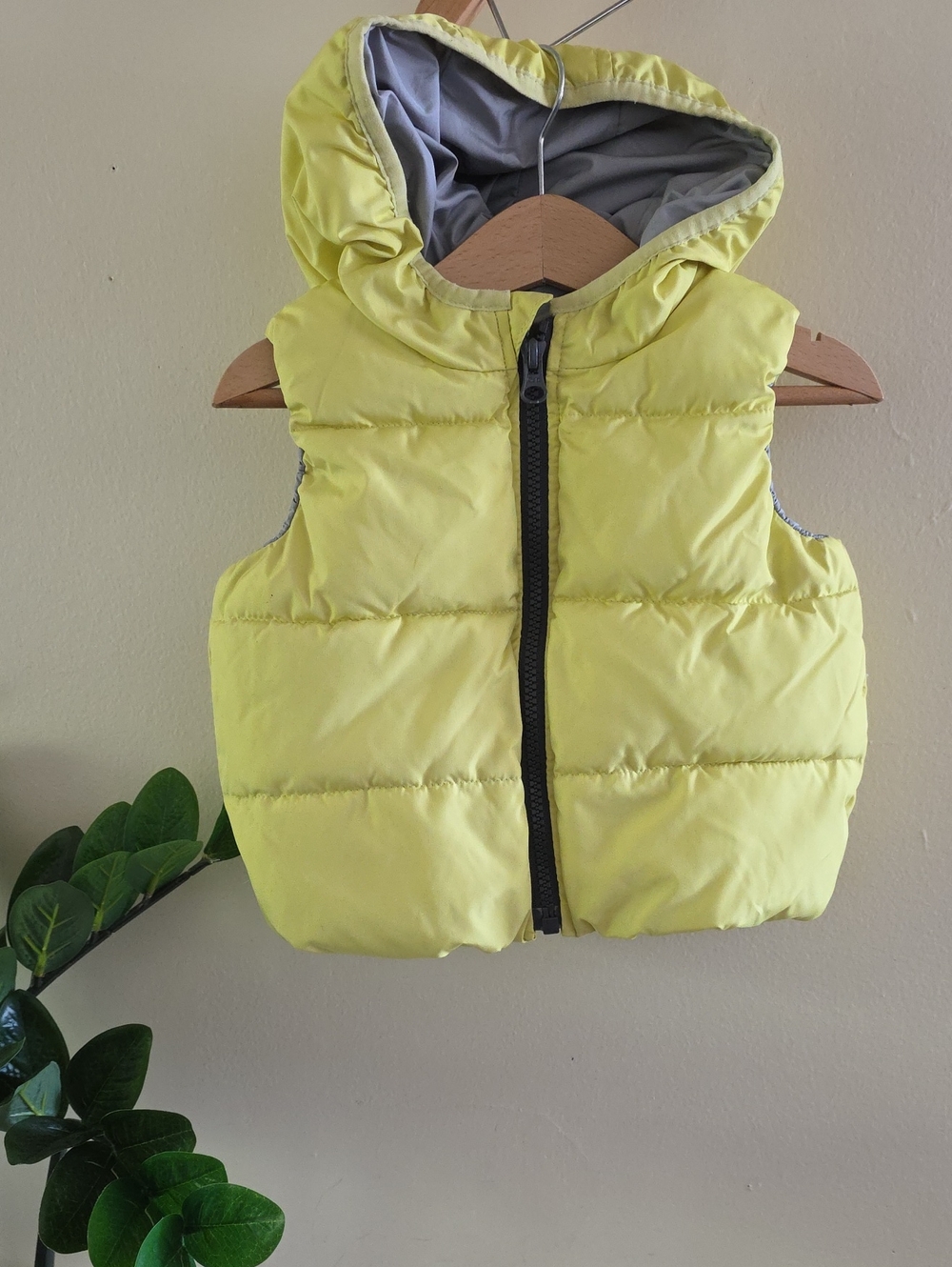BabyGAP Quilted Hooded Sleeveless Puffer Vest - Highlighter Green/Ye - 12 - 18M